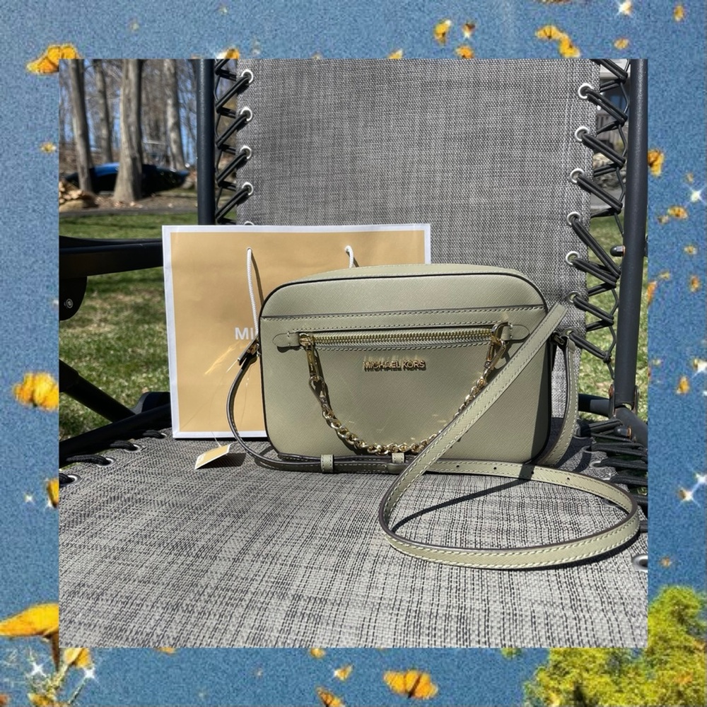 🌼POSHER PICK🌼 SUPER CUTE Michael Kors Jet Set
